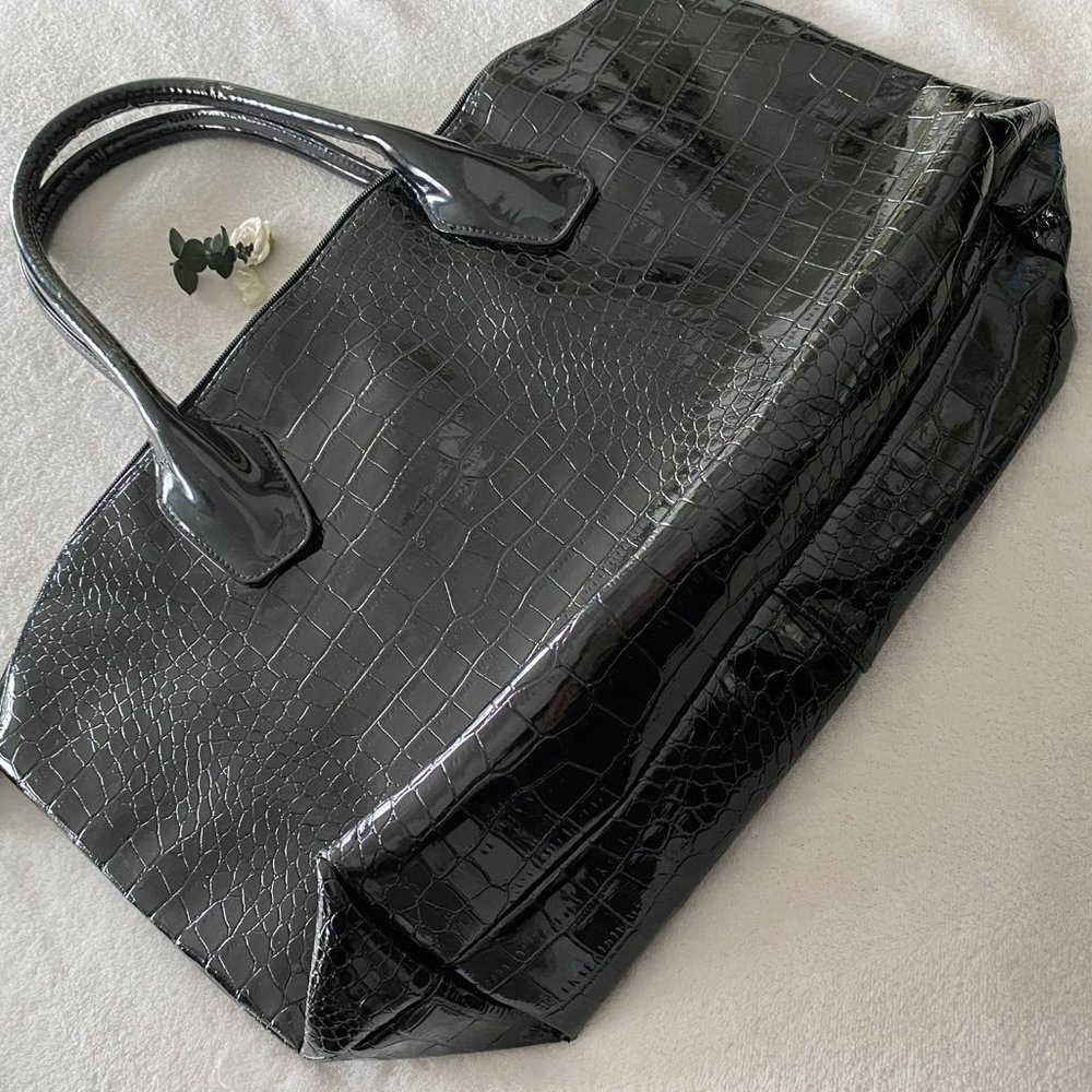 Crocodile Embossed Large Patent Leather Tote Black Zip Closure